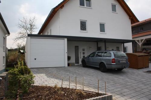 Carport Anbau Carport An Haus Und Garage